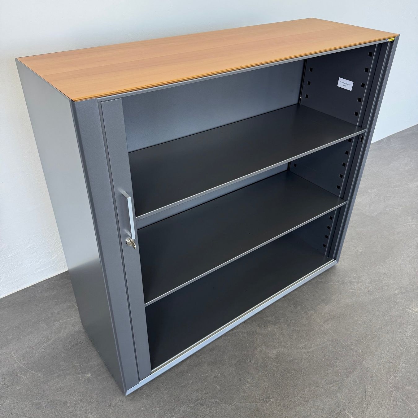 Armadi: Ergodata nova'basic Lateralschrank 3-OH mit Schlüssel – Usato da Schönenwerd venduto da mcofficeshop 3