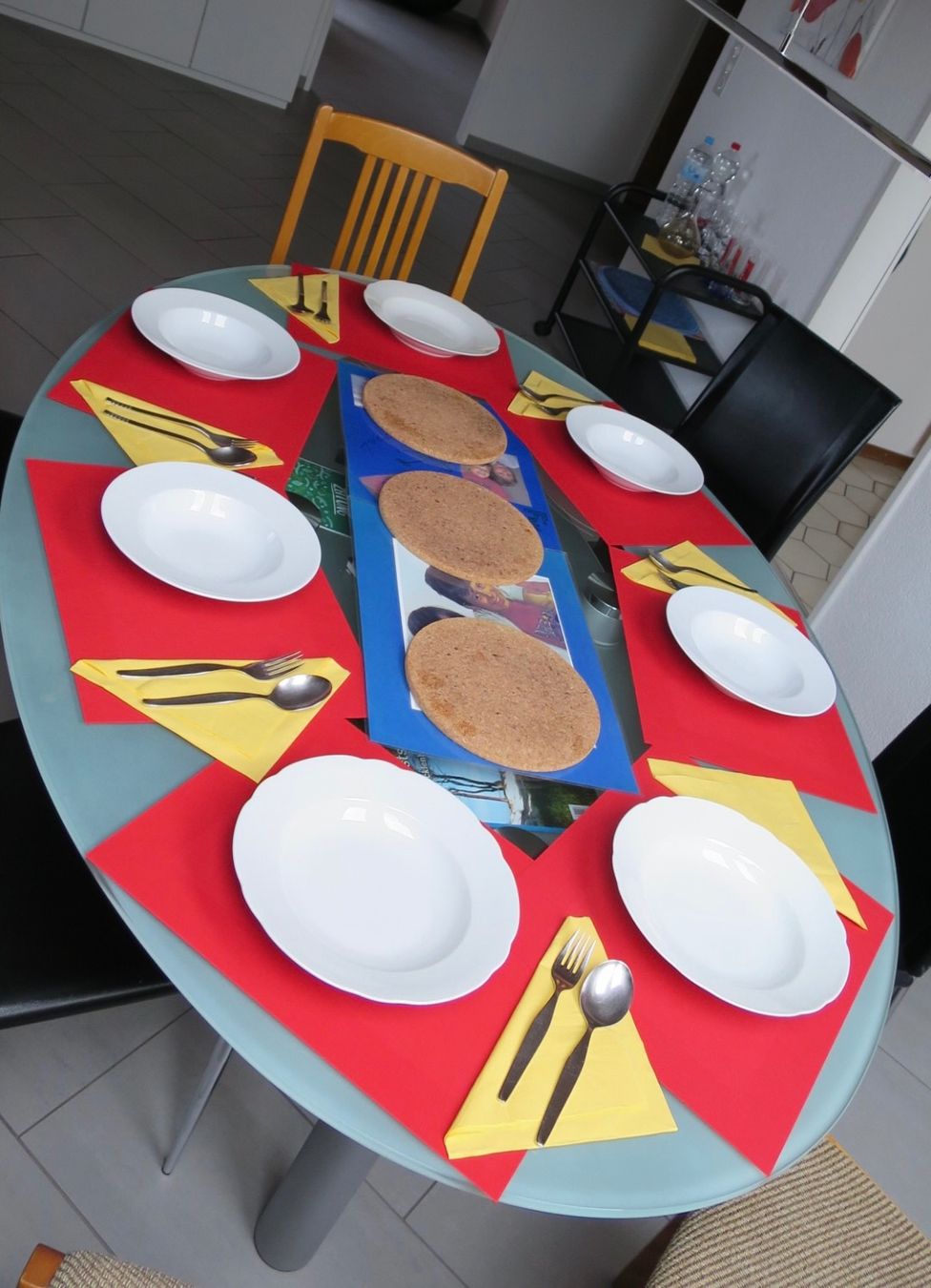 Tische: Esstisch Glas – Gebraucht aus Moosseedorf von Duerstal