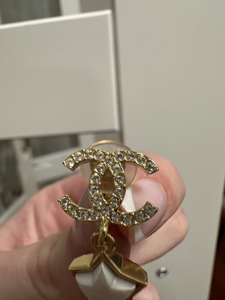Chanel Orecchini pendenti & Orecchini a lobo: Chanel clip on earrings – Nuovo (secondo la descrizione) da Kilchberg ZH venduto da cruella 3