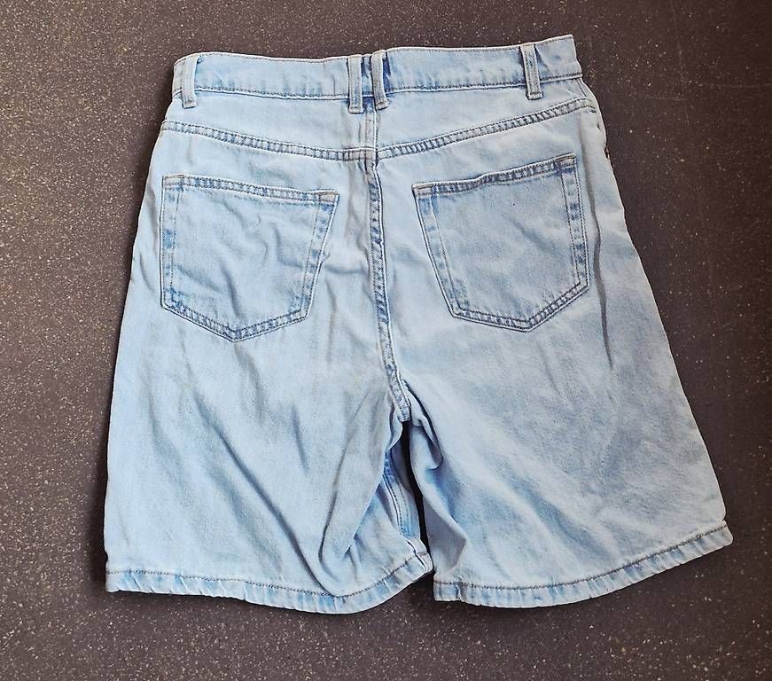 Jeans: Kurze Jeanshose Grösse XS Only – Usato da St. Gallen venduto da Amelie_73 1