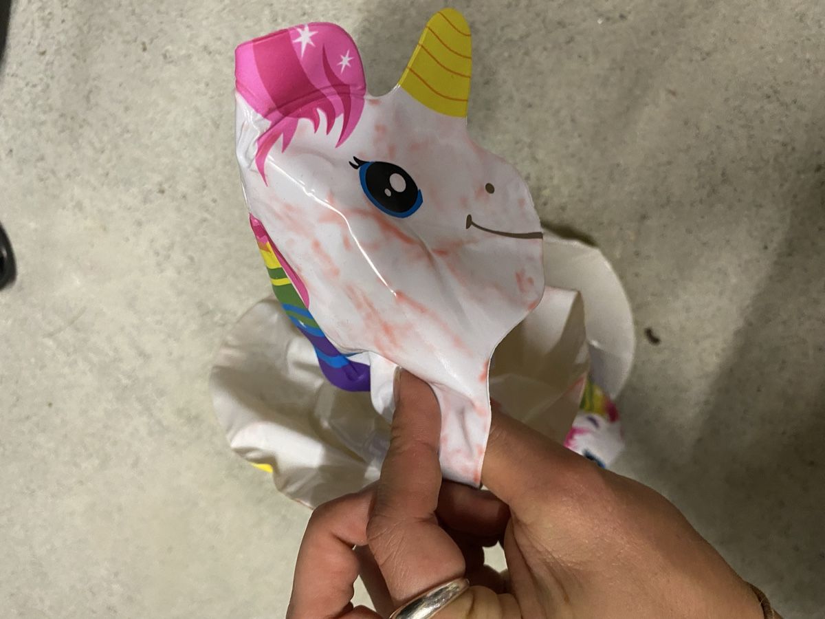 Intex Schwimmbad: Intex Aufblasbares Einhorn als Trinkbehälter – Gebraucht aus Luzern von oli_6x2r 3