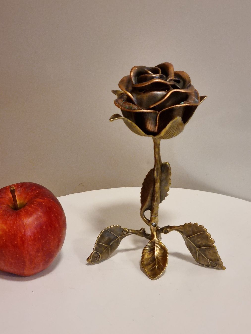 Tutte le decorazioni: Metall Rose Räucherstäbchenhalter Deko – Usato da Scharnachtal venduto da devin03