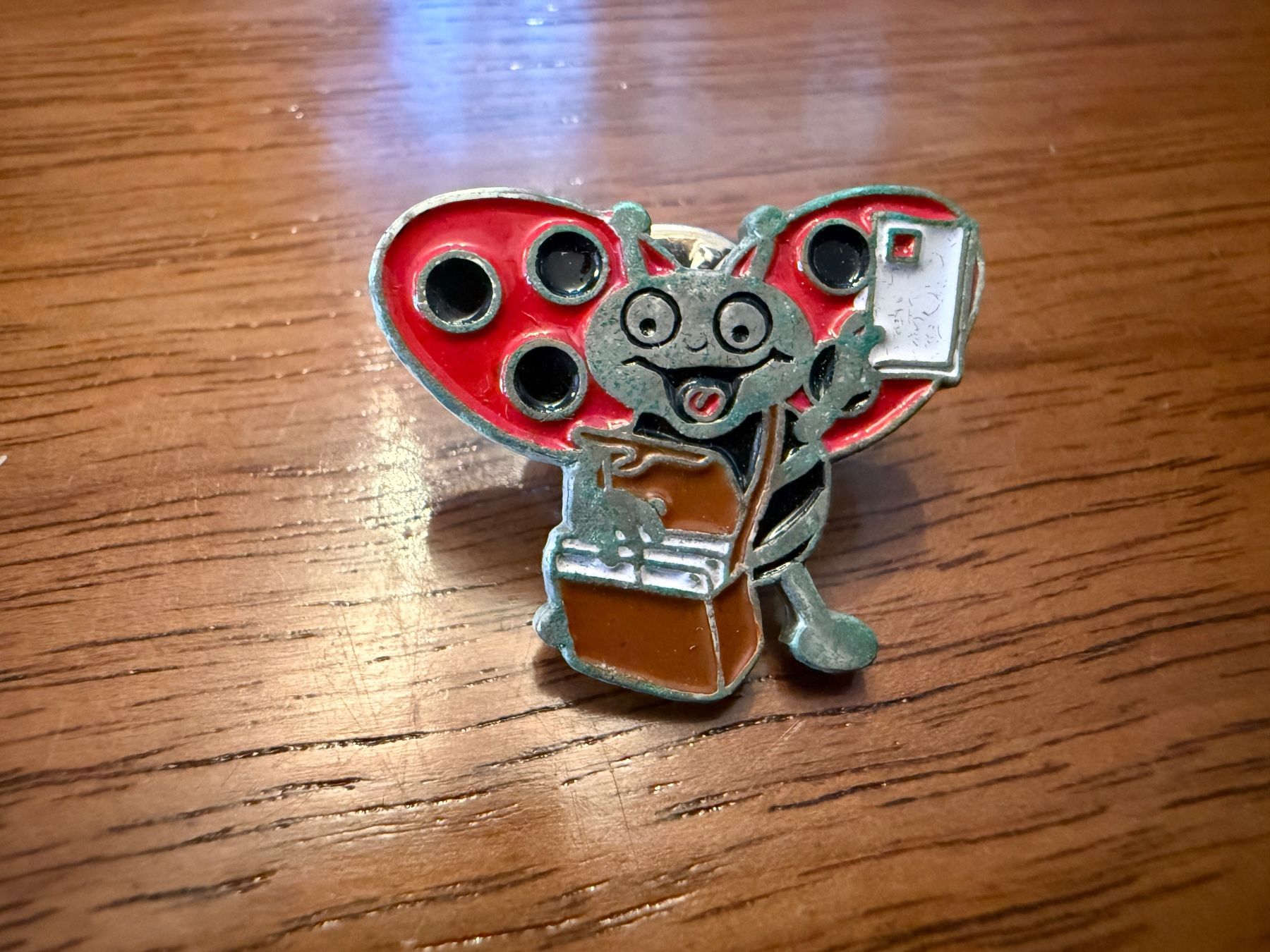Placchette & Badge: Pin Anstecknadel Marienkäfer Postbote gebraucht – Usato da Erstfeld venduto da Mario_boe0