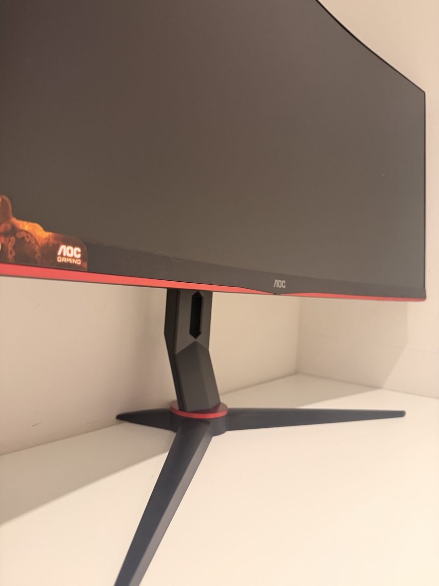 PC: Bildschirm + gaming pc – Usato da Dietikon venduto da inf_68cs 1