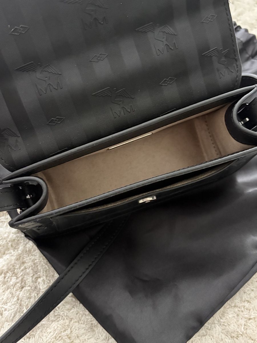 Maison Mollerus Borse da donna: Maison Mollerus Egg schwarz/silber  – Nuovo (secondo la descrizione) da Untersiggenthal venduto da alb_8jt6 2