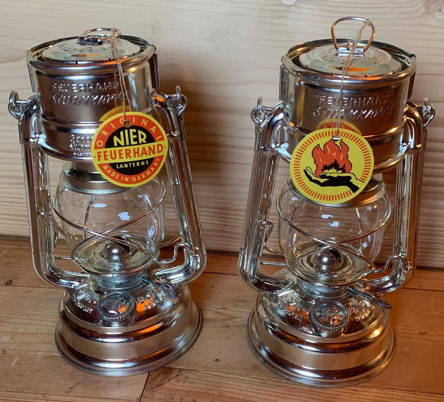 Lampen & Licht: 2 Petrollaternen Feuerhand Sturmkappe mit Originalverpackung – Neu (gemäss Beschreibung) aus Goldingen von Bergler012 1