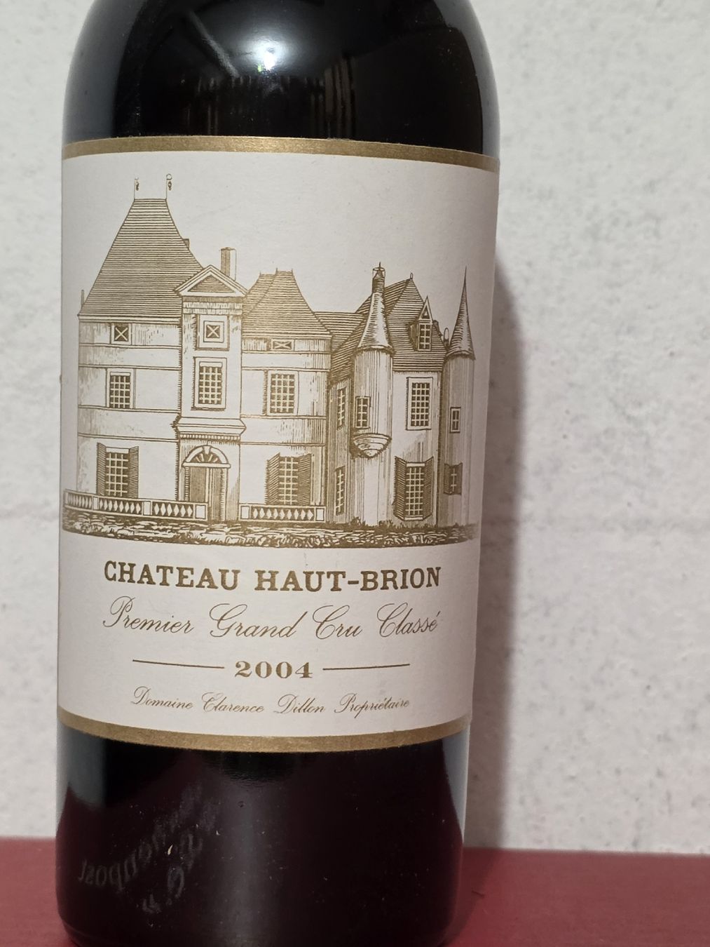 Haut-Brion Vino: Chateau Haut-Brion, 2004. 93/100 WA – Nuovo e nell'imballaggio originale da Zürich venduto da Best_World_Wines 1