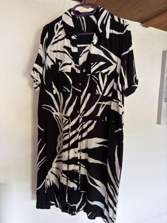 Kleid Kurzarm Schwarz Weiss Grösse M neuwertig