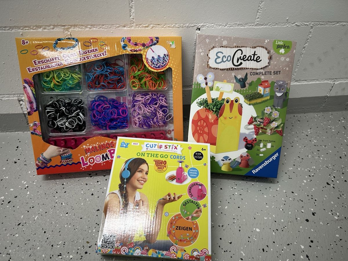 Spielzeuge: Restposten alles neu Spielzeug  – Neu und originalverpackt aus Rümlang von Jennyanna