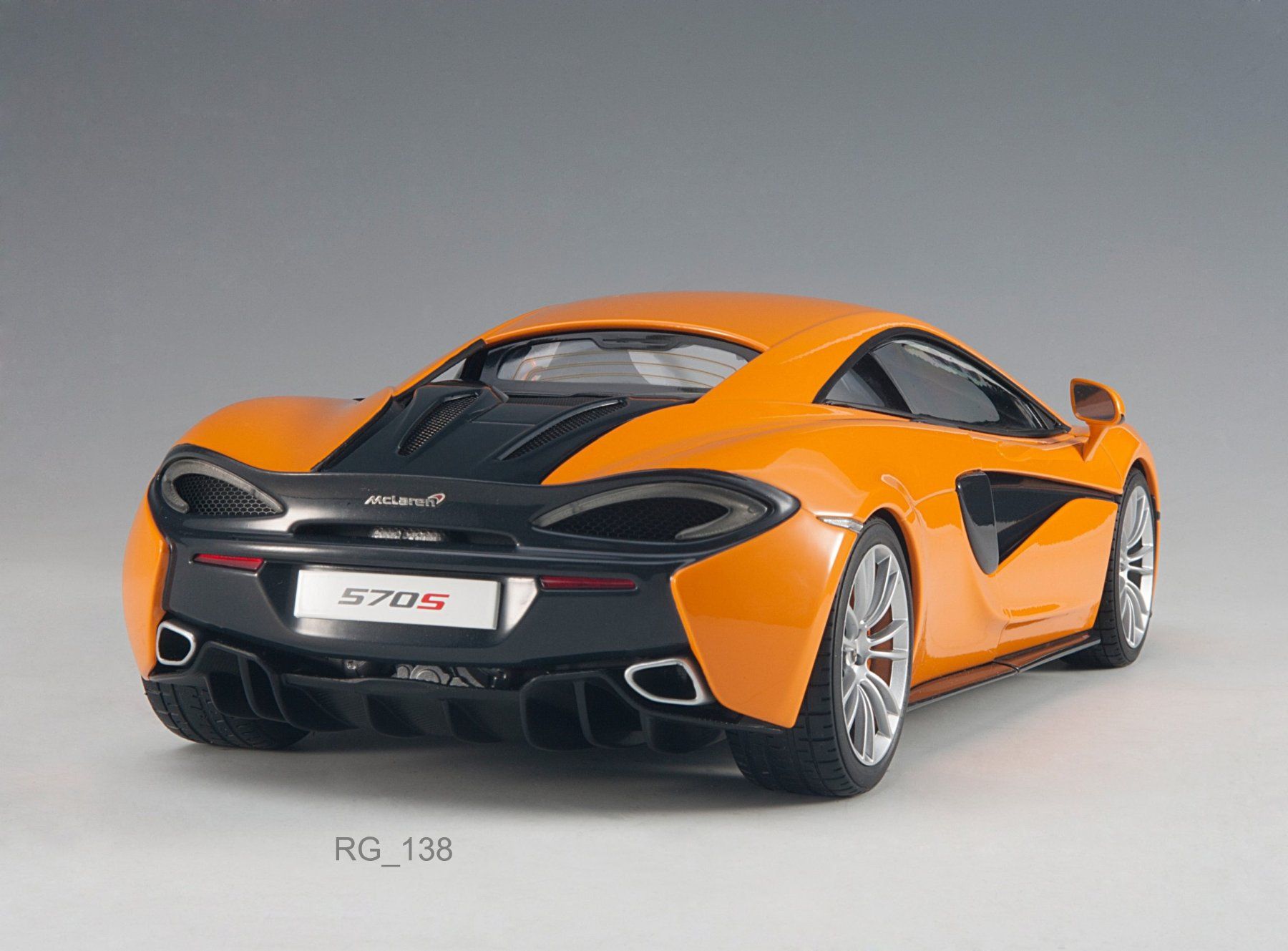 Autoart Modellautos: MCLaren 570S 1:18 – Neu und originalverpackt aus Ulisbach von mironebraska 4