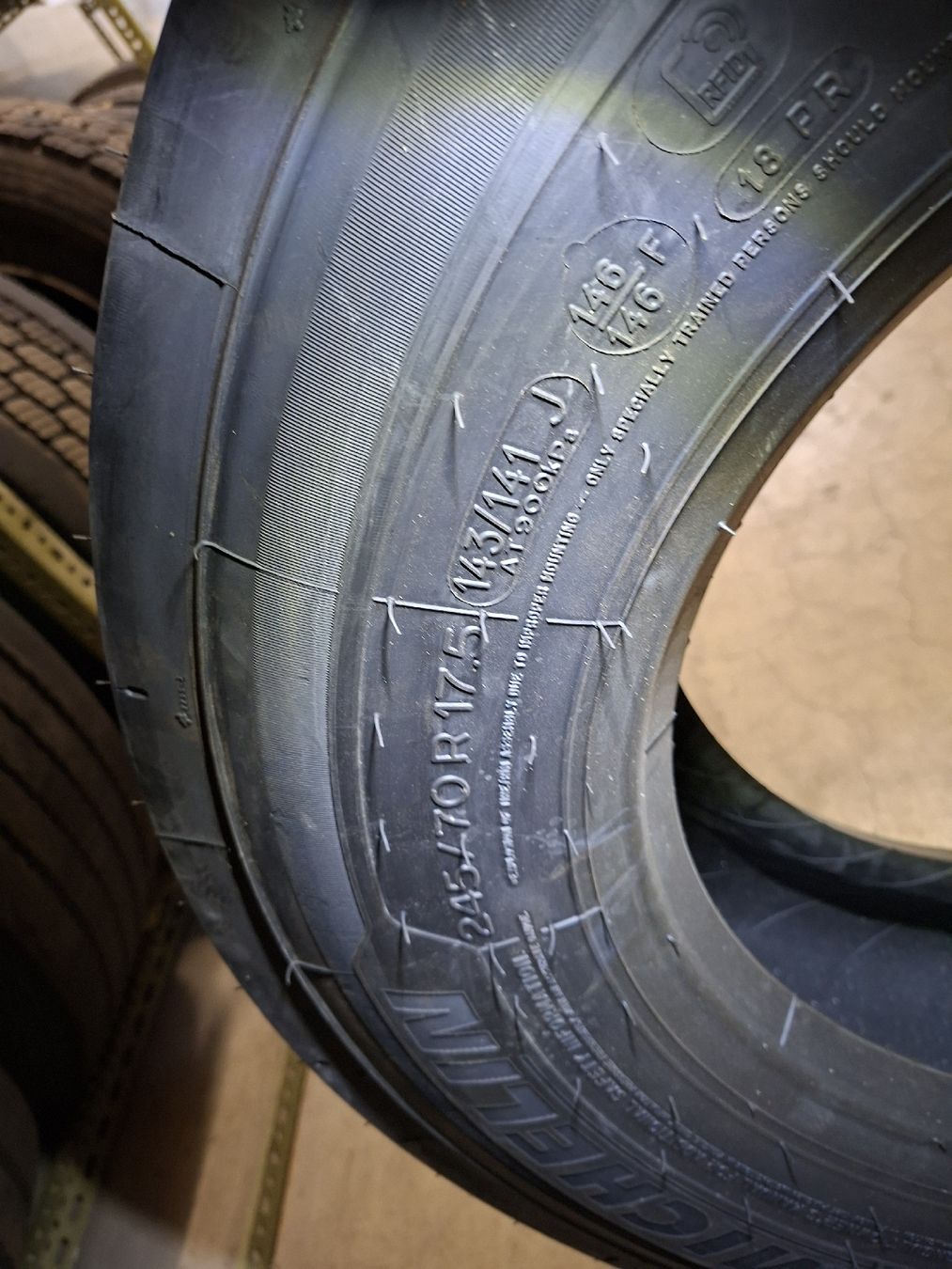 Michelin Pneumatici & Ruote complete: Tiefgängerreifen – Nuovo (secondo la descrizione) da Frauenfeld venduto da sil_z8nz 1