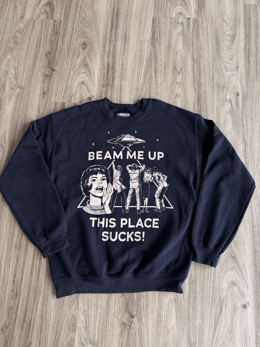 Pulls & Sweat-shirts: Stranger Things Pulli Gr M – D'occasion à Gossau SG par Swisslady25