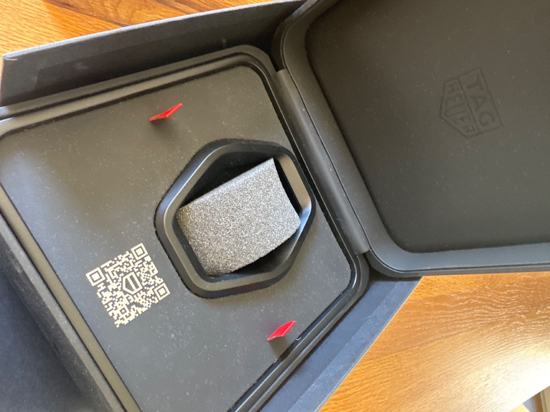 Tag Heuer Scatole porta orologi: Boîte de montre TAG Heuer E4 connected – Usato da Morges venduto da Alexys23