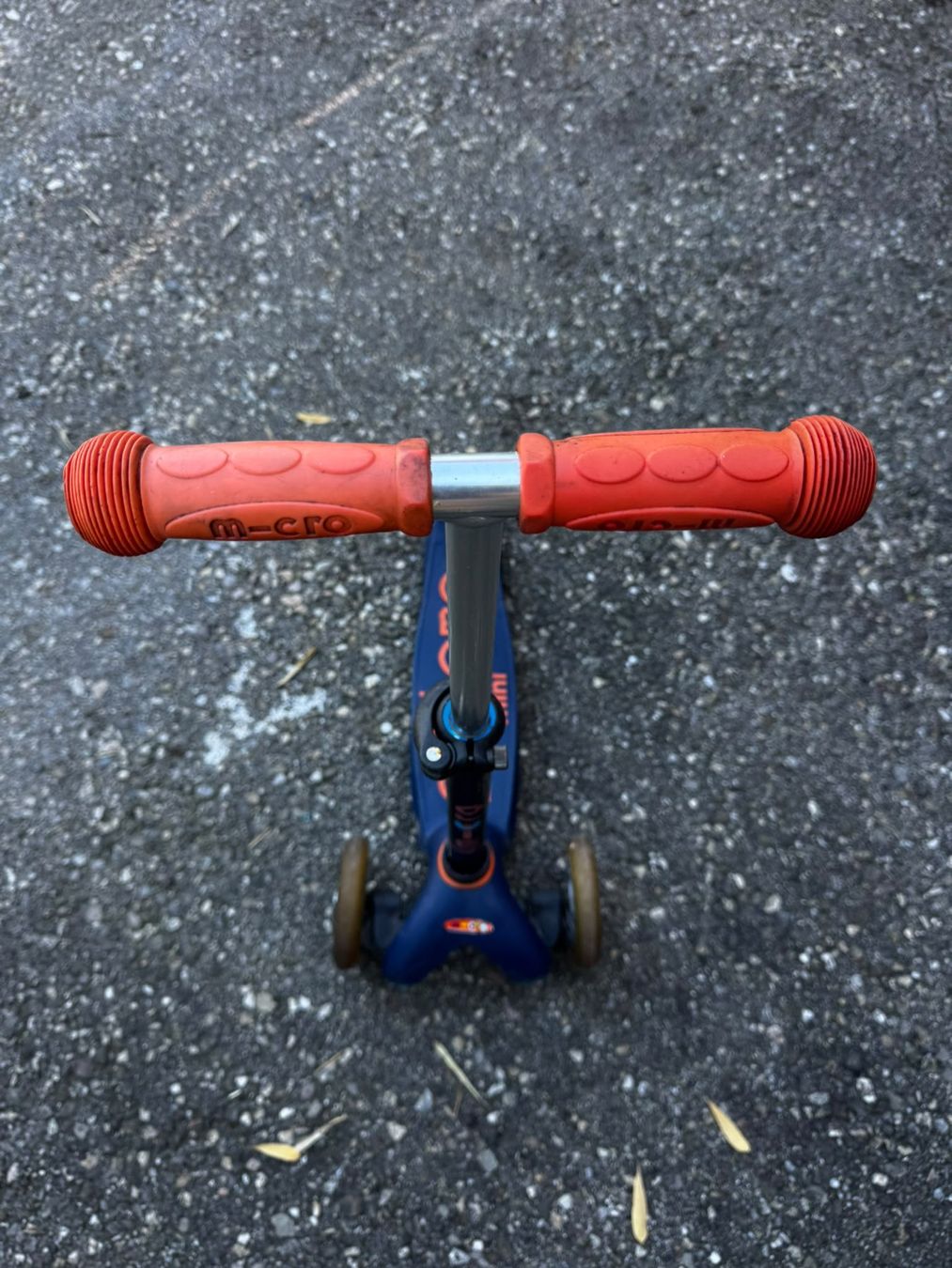 Micro Kickboard: Micro Mini Kinder-Trottinett blau 3 Räder – Usato da Ruswil venduto da Flipsy 2