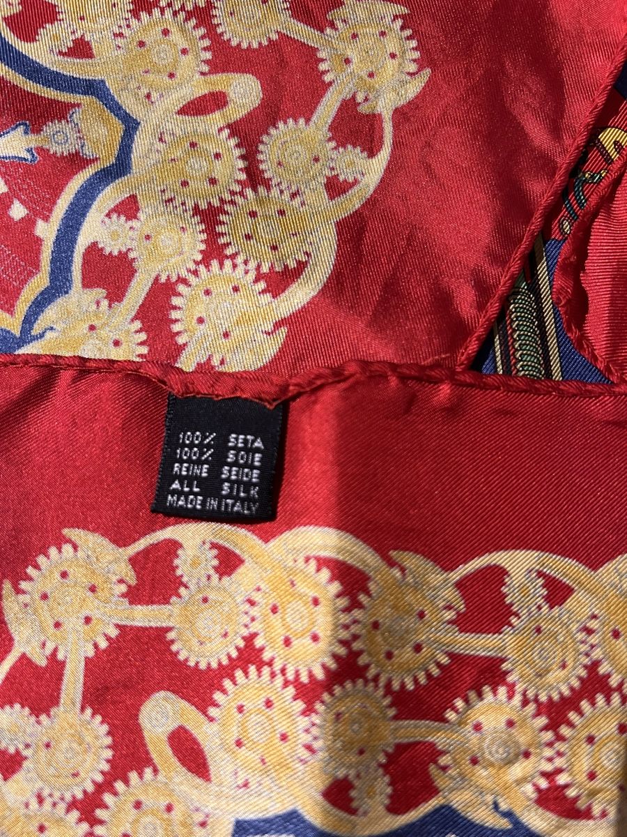 Foulard & Sciarpe: Carré de soie 57x57cm – Usato da St-Pierre-Clages venduto da ste_xk6p 4