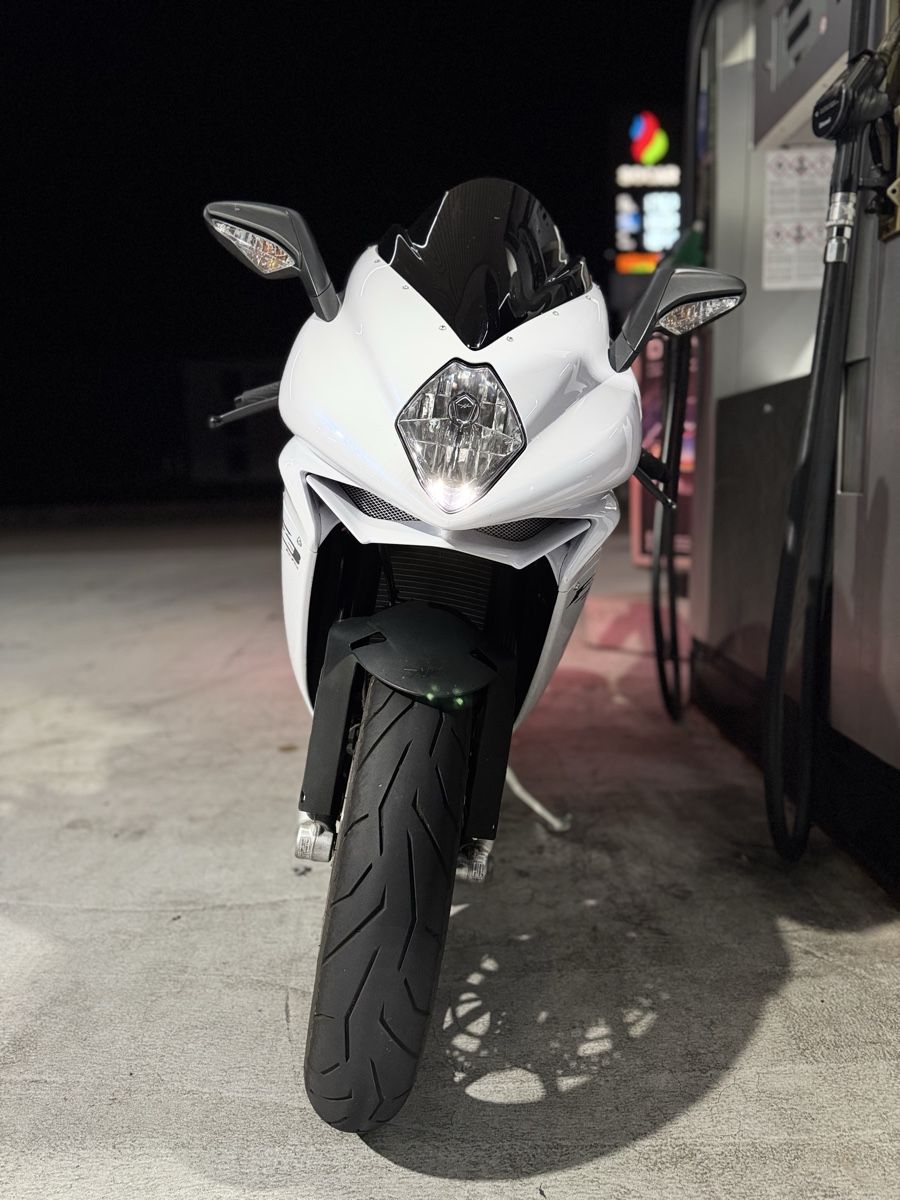 MV Agusta Route: MV Agusta F3 675 35KW – D'occasion à Gordola par AleixSuesli 4