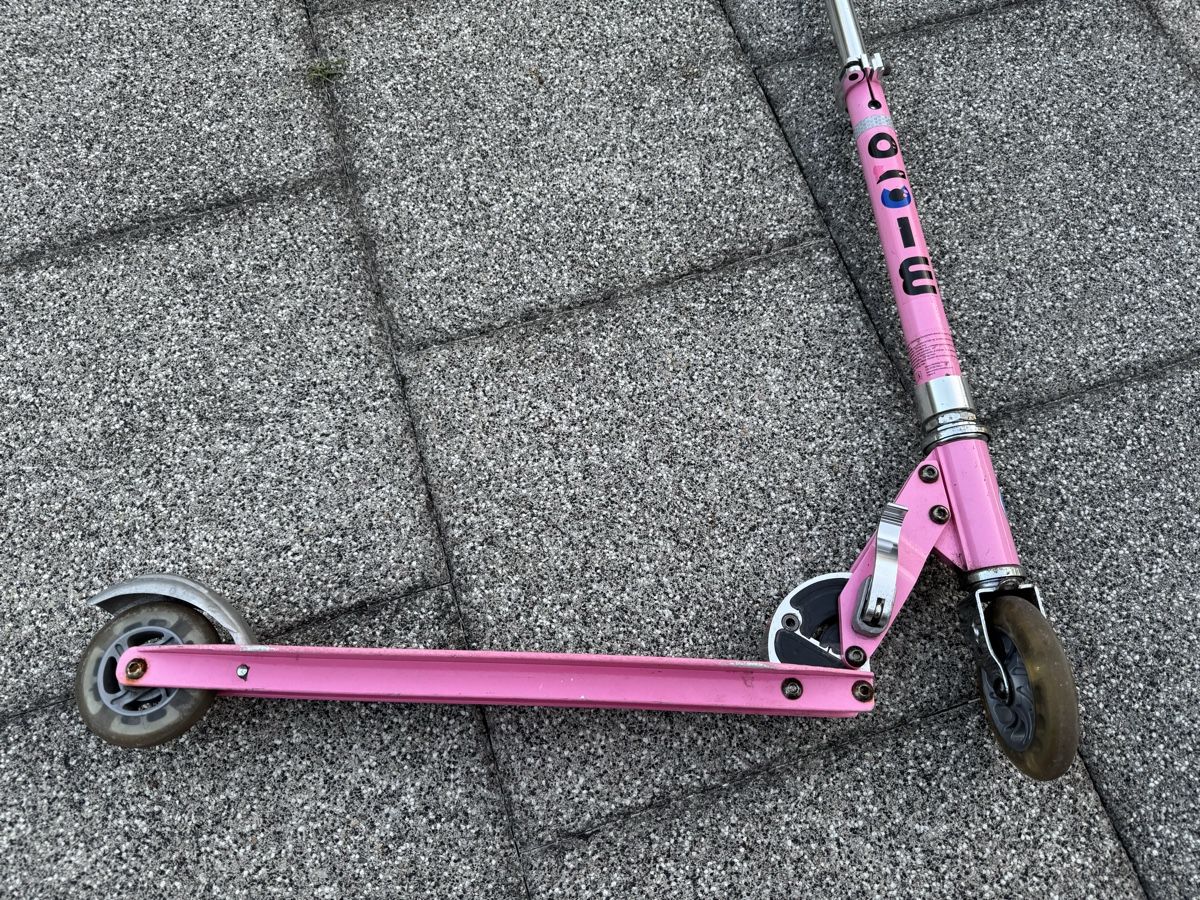 Micro Veicoli per bambini: Kinderroller Micro Rosa - LED Räder – Usato da Basel venduto da JGEBERS 1