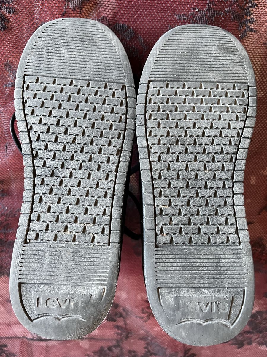 Levi's Herrenschuhe: Levi's montantes noires et blanches. Gr. 38 – Gebraucht aus Chézard-St-Martin von Cheyenne_75 2