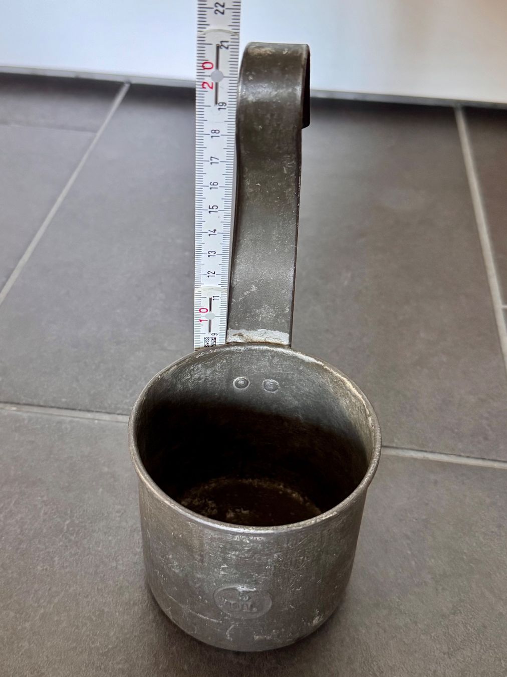 Elettrodomestici da cucina: Antiker Milchschöpfer 5 dl Messbecher Milchmass – Usato da Rothrist venduto da Fondgruebe