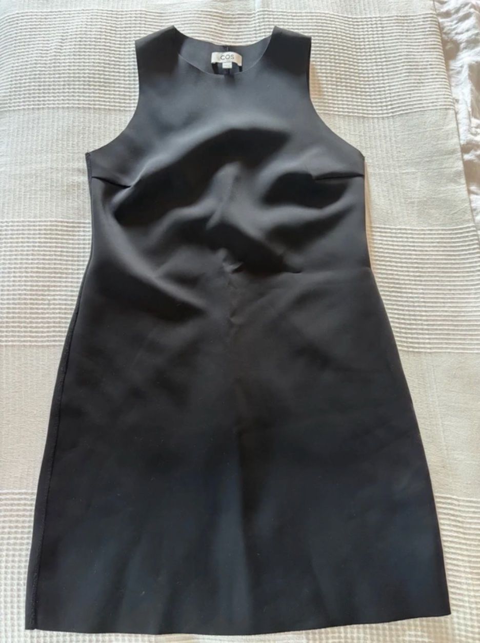 Cos Kleider: COS Kleid – Gebraucht aus Volketswil von las_yx59 2