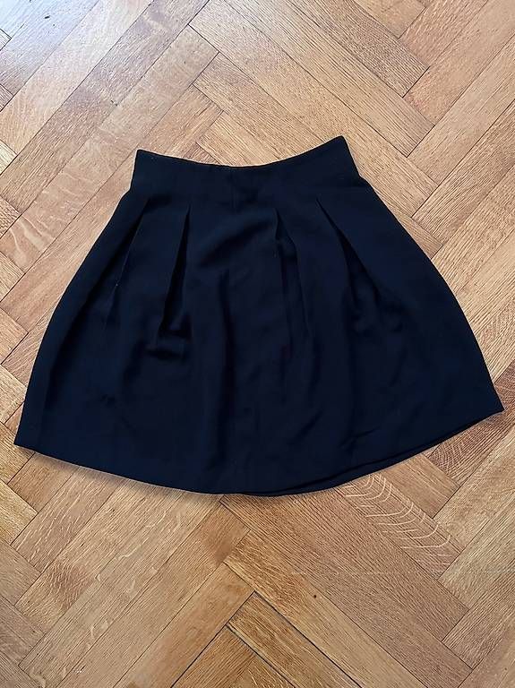 Gonne: Jupe patineuse noire, taille 36 – Usato da Lausanne venduto da sugarplumfairy