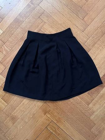 Jupe patineuse noire, taille 36