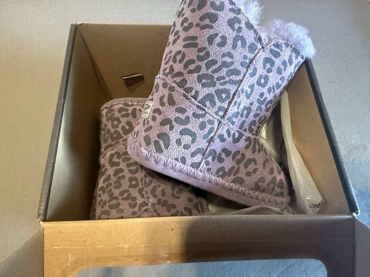 Scarpe per ragazzi: Ugg Baby orginal – Nuovo e nell'imballaggio originale da Toffen venduto da Ams2920 1