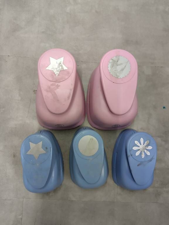 Tutti gli attrezzi: 5 Motivstsnzer, 2 XL und 3 L – Usato da Muri b. Bern venduto da meitschi09