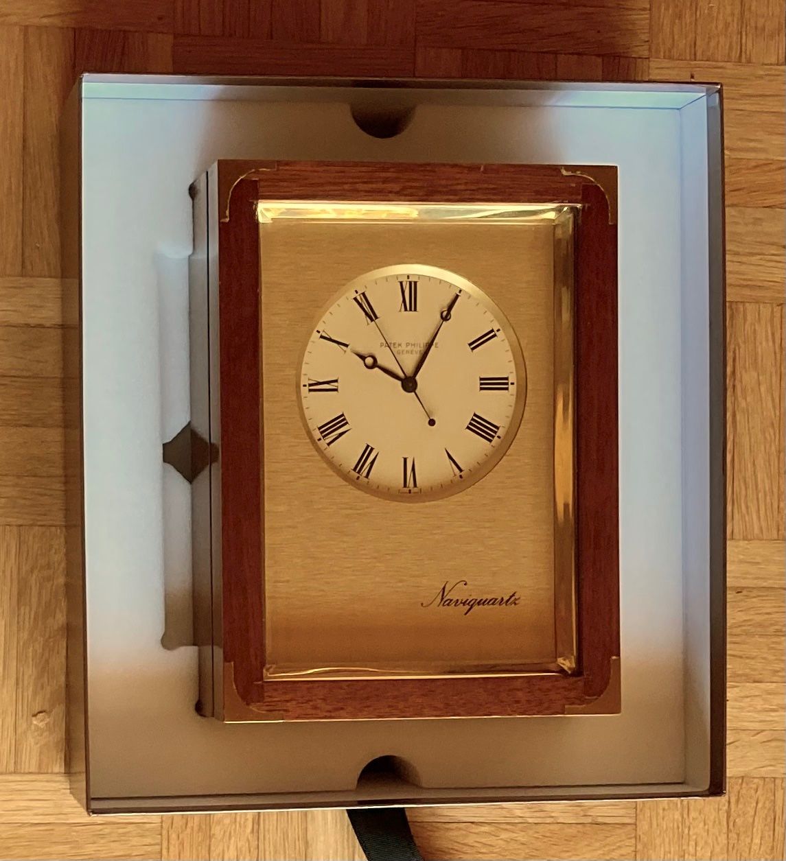 Patek Philippe Orologi da terra & Orologi da parete: Patek Philippe Novoquartz Tischuhr – Usato da Hünibach venduto da Prayingmantis 7