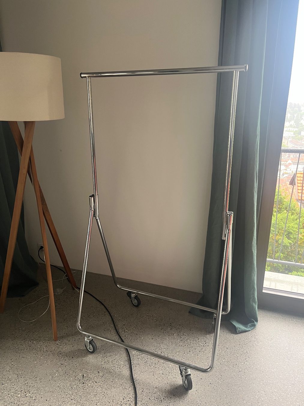 Porte manteau: Kleiderständer Chrom Rollbar neuwertig – D'occasion à St. Gallen par klemi01