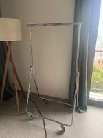 Kleiderständer Chrom Rollbar neuwertig
