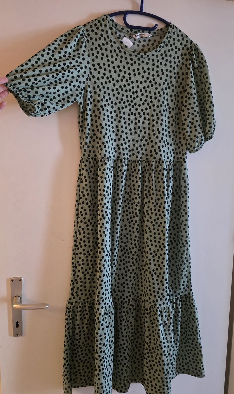 Vestiti: Sommerliches Punkte-Kleid mit Puffärmeln, Grösse M – Usato da Horw venduto da Zedy01 3