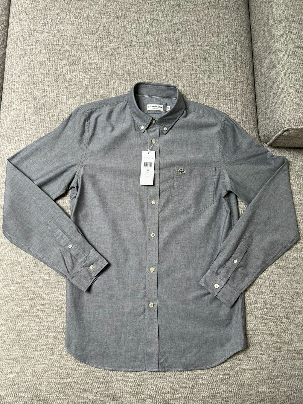 Lacoste Camicie: NEU Original Lacoste Hemd, Grösse 38 (S) – Nuovo (secondo la descrizione) da Biel-Benken BL venduto da Aplus0
