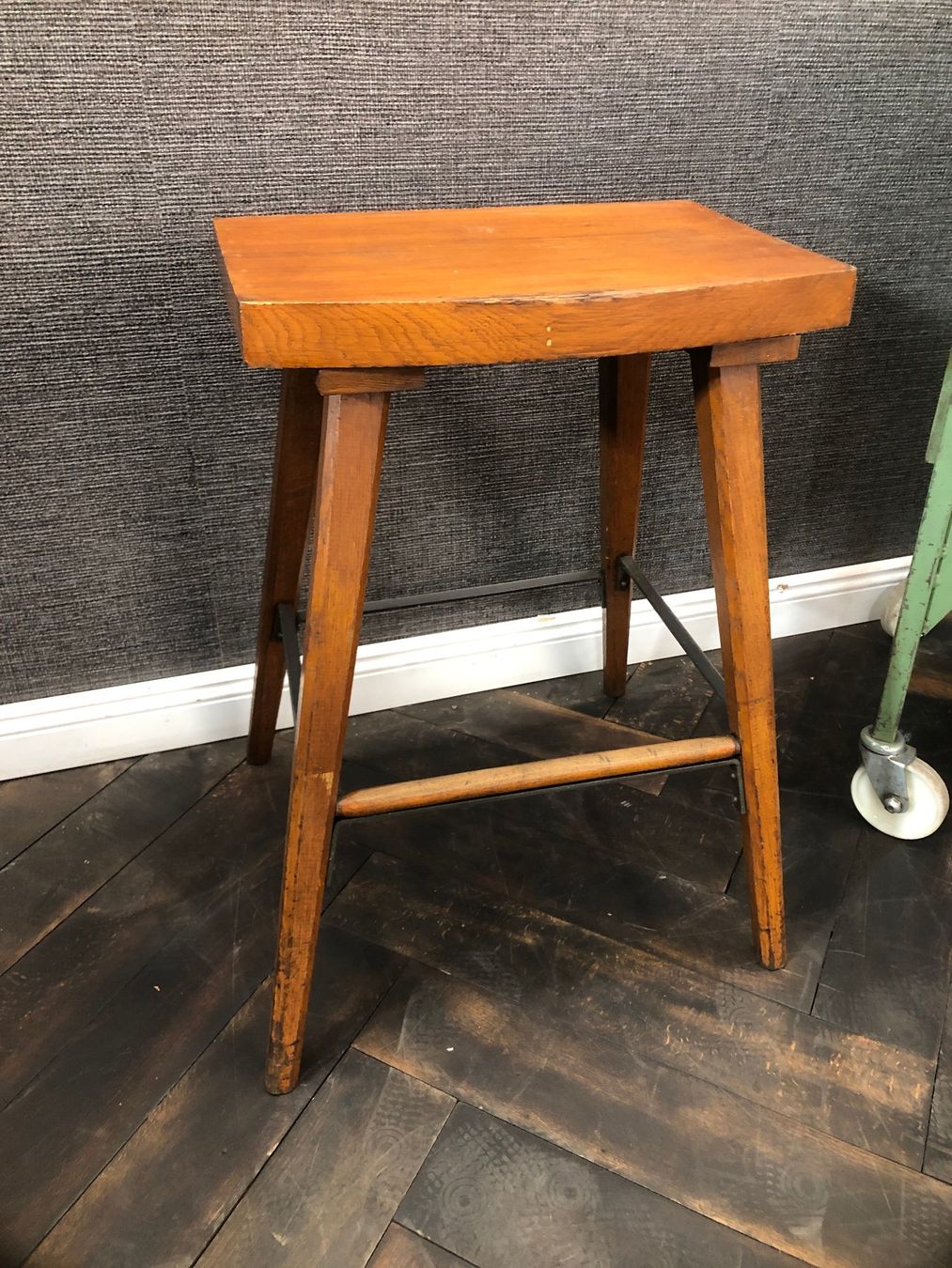 Hocker: Antiker Hocker aus Fabrik, Industrial Original – Gebraucht aus Laufenburg von industrial-silence