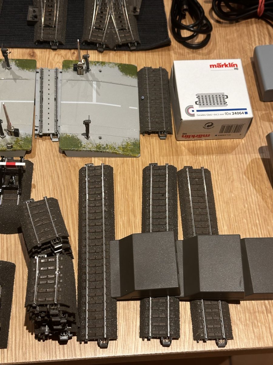 Märklin Modelleisenbahnen: MEGA Märklin C-Gleis Posten mit Steuergerät ab 99.- Mega – Gebraucht aus Sennwald von HARO-Import 2