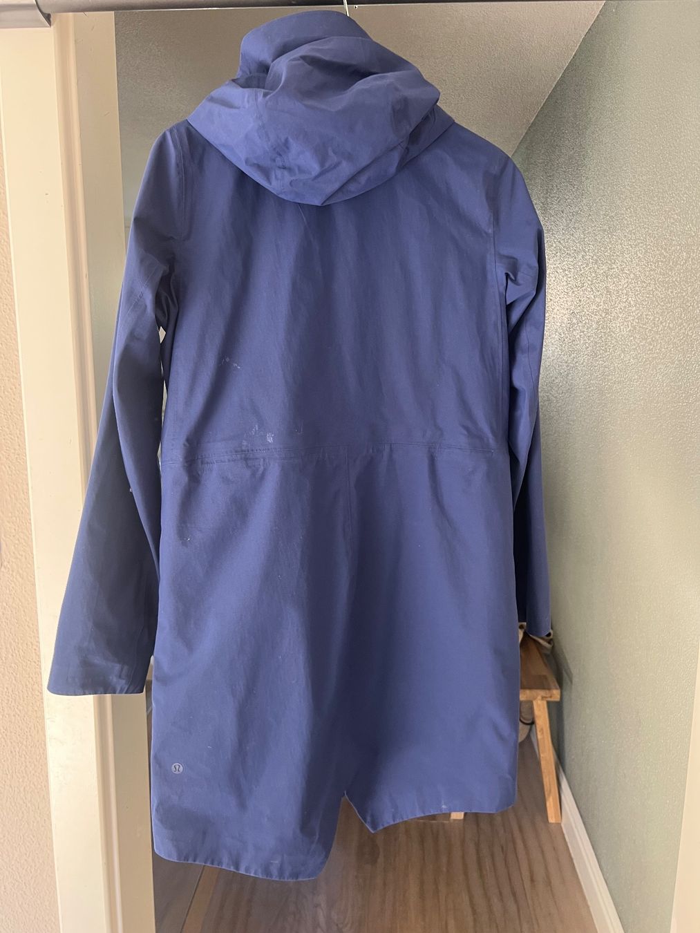 Lululemon Giacche: Regenjacke Lululemon – Usato da Zürich venduto da patriziaperlini 1