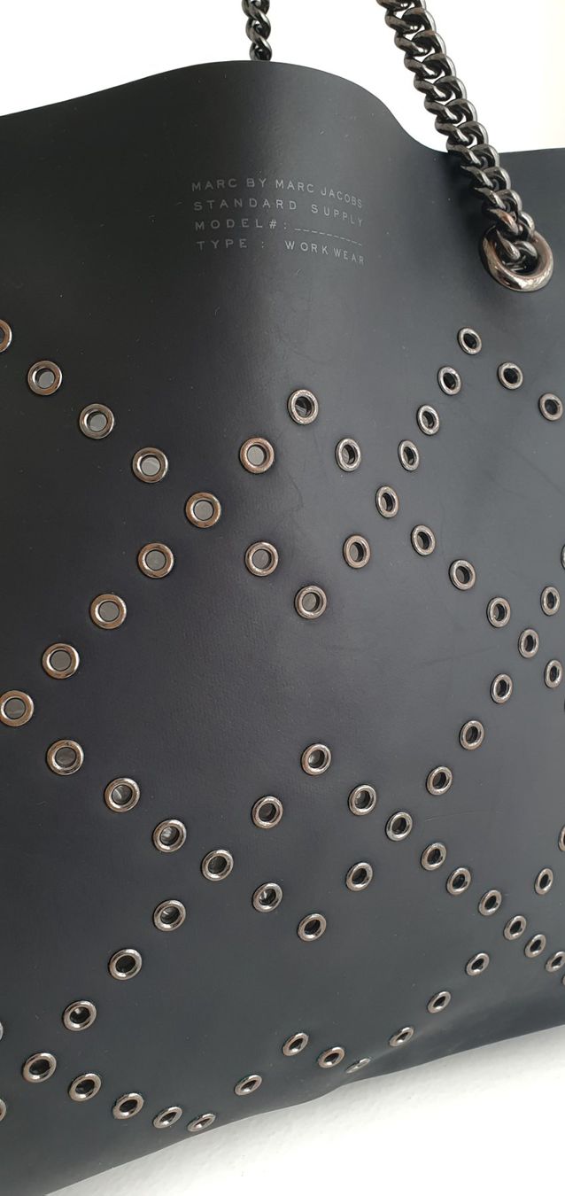 Marc Jacobs Taschen für Damen: Marc Jacobs Henkel/Schulterrtasche Leder Schwarz – Gebraucht aus Niederteufen von Mira_72 6