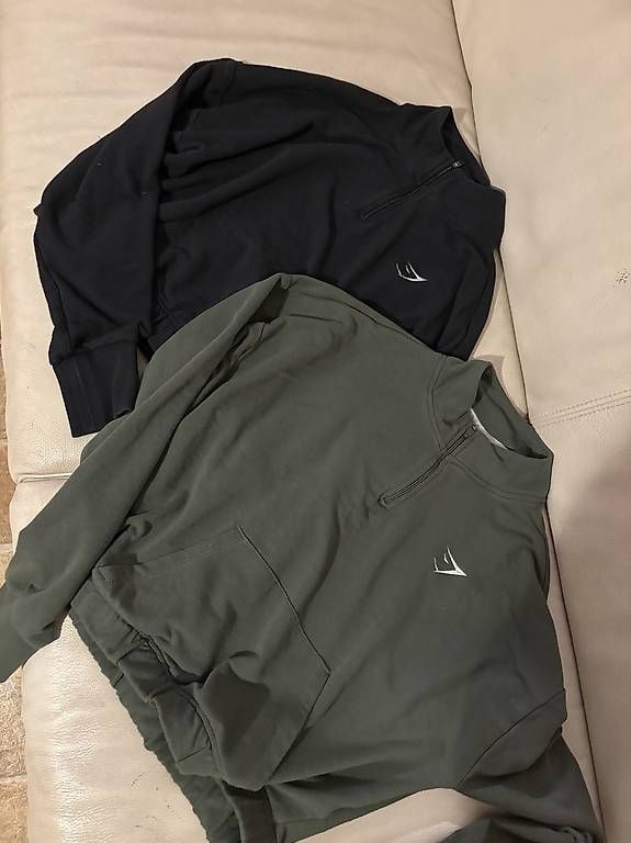 Pulls & Sweat-shirts: Gymshark Longsleeves M – Neuf avec emballage d'origine à Interlaken par noe_v887