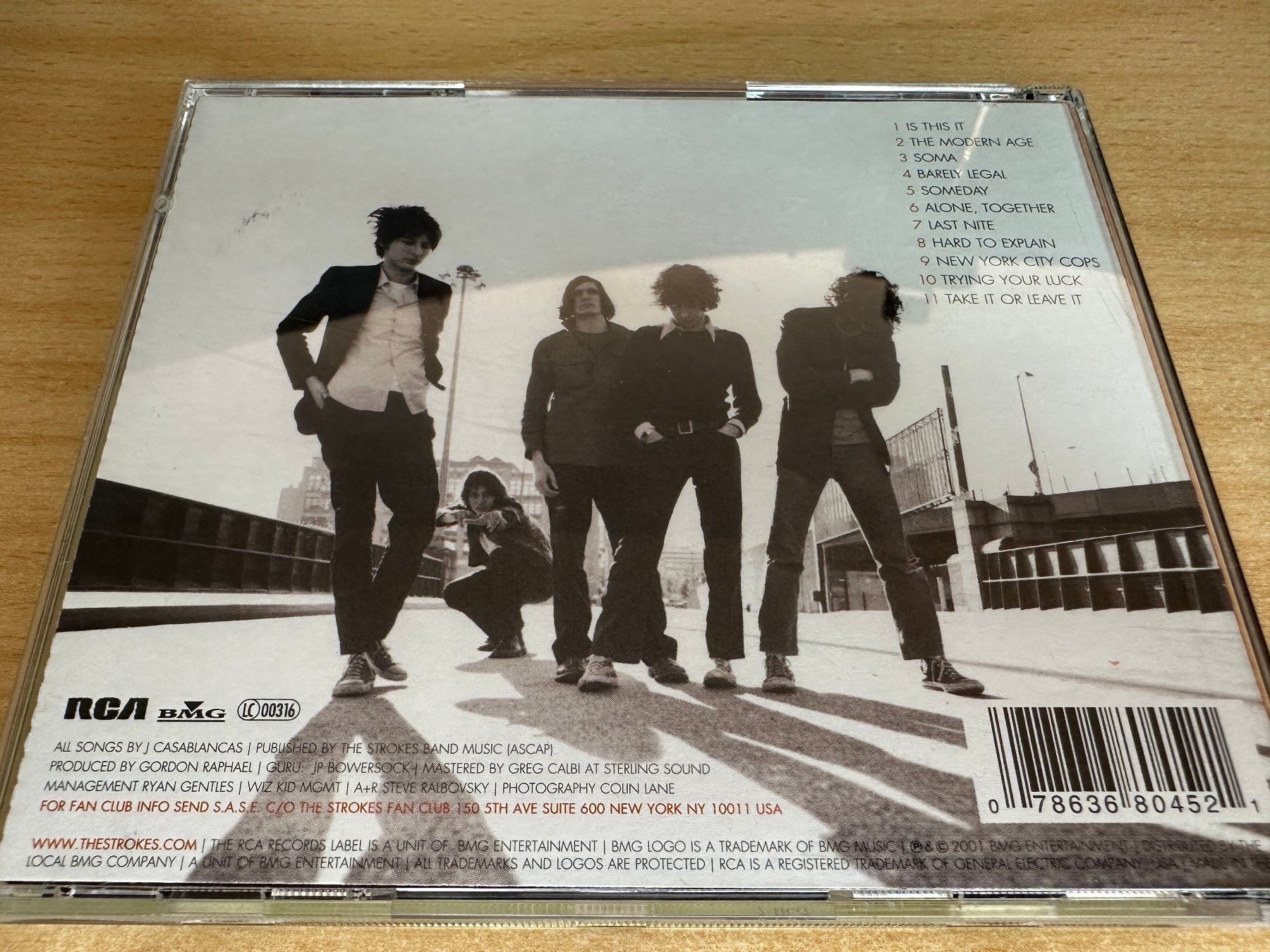 CD: I9 The Strokes – Is This It – Usato da Rikon im Tösstal venduto da Alpenmutz 1