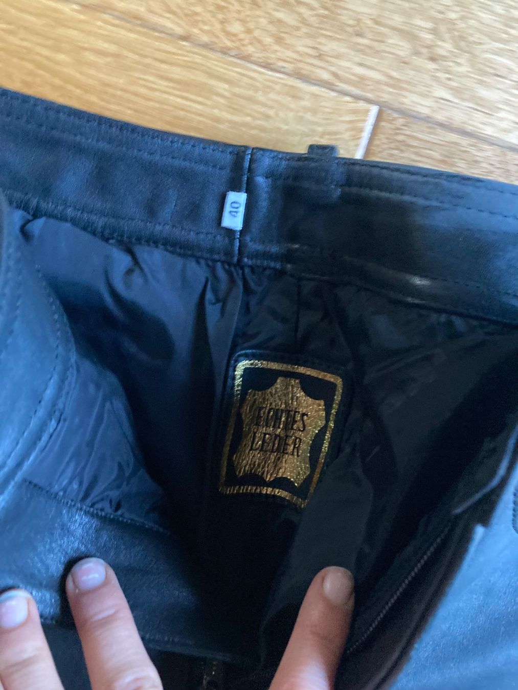 IXS Pantaloni: IXS Lederhosen Grösse M – Nuovo (secondo la descrizione) da Gamsen venduto da Walliserpower 3