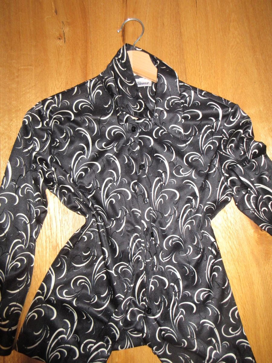 Chemisiers: Bluse Hemd mit Muster – Neuf (Voir description) à Chur par noe_mh8b 1