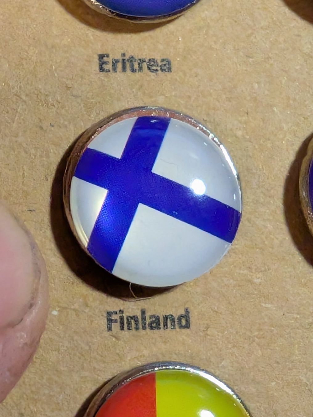 Plaketten & Abzeichen: Ansteckpin LW: Länderwappen – Gebraucht aus Oppligen von Pin-Fall-Shop