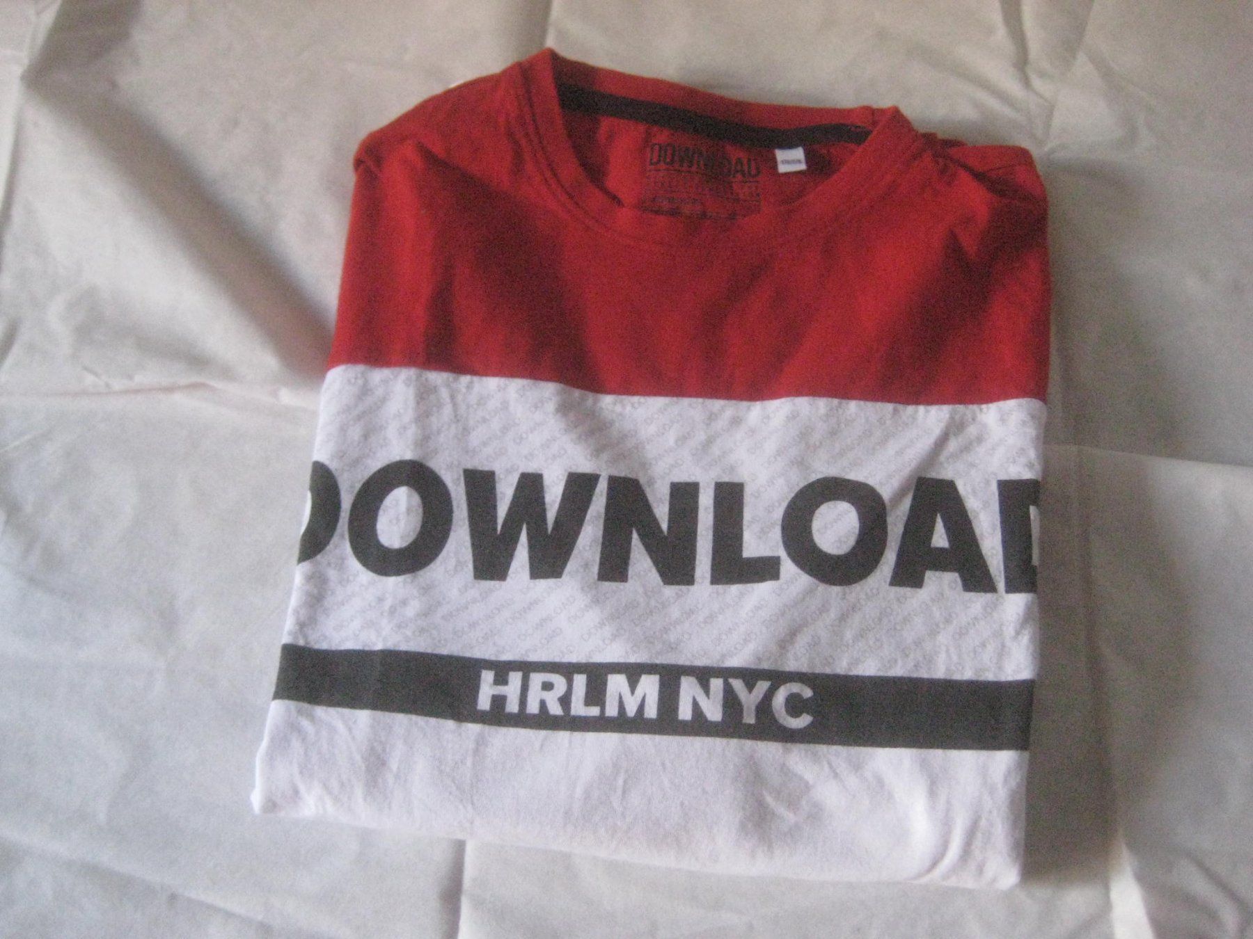 Chemises, T-shirts & Polos: KNABEN   T -SHIRT   ODER   PULLOVER – D'occasion à Uster par flocke1 2
