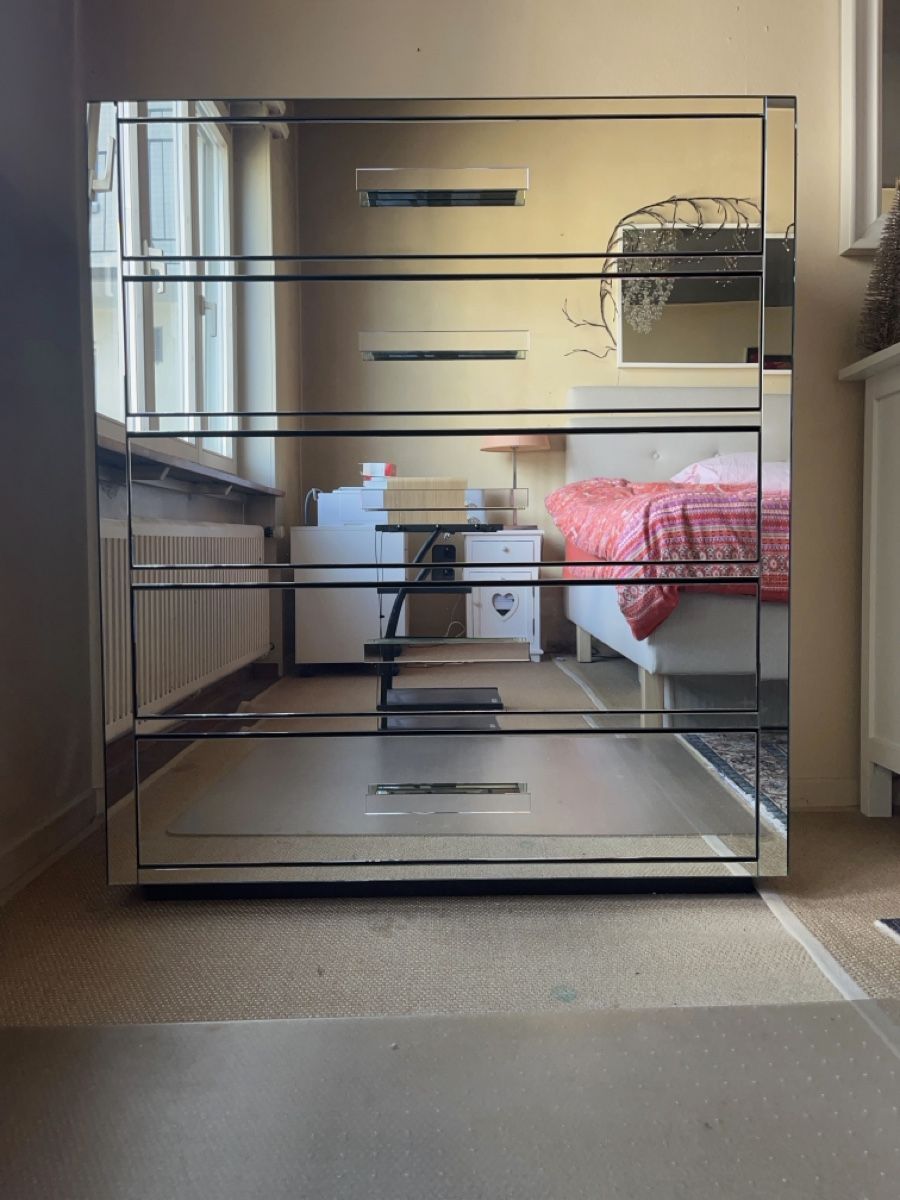 Commodes: Exklusive Kommode aus Spiegelglas – D'occasion à Zürich par all_766h 1
