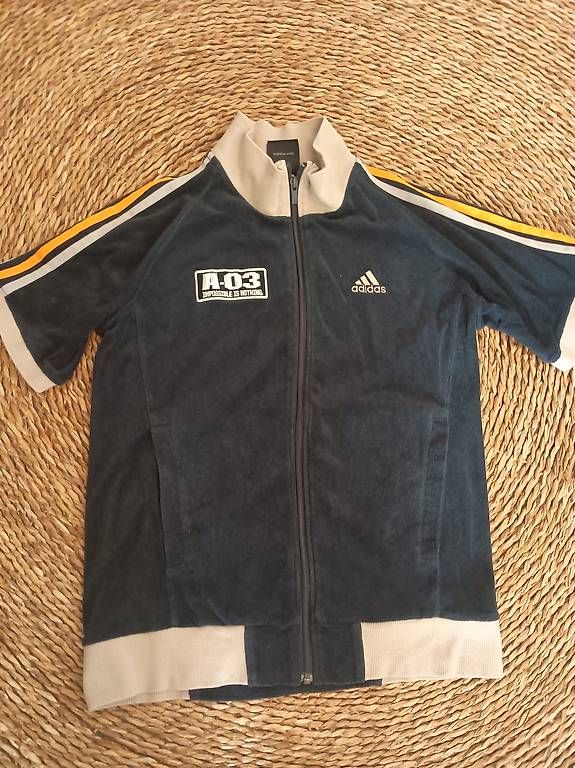 Adidas T-shirt: Vintage-Style Adidas Oberteil – Usato da Zürich venduto da Melianea 2