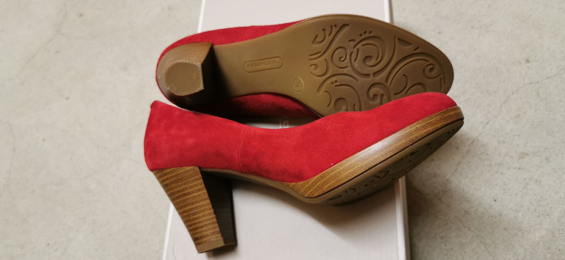 Scarpe da donna: Pumps 36, rot, Wildleder, neu – Nuovo (secondo la descrizione) da Effretikon venduto da Movie99 5