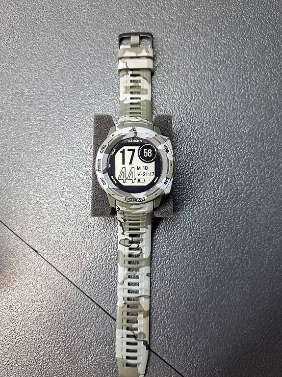 Smartwatch: Garmin Solar Smartwatch – Usato da Disentis/Mustér venduto da Tattl1977