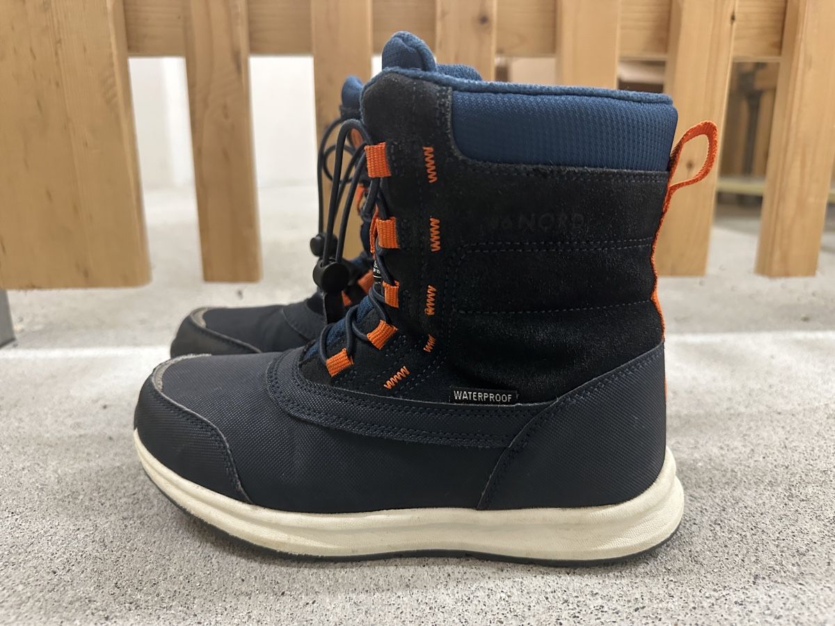 Scarpe per ragazzi: Winterboots wasserdicht blau Grösse 33 – Usato da Zürich venduto da ferreira.ana 1