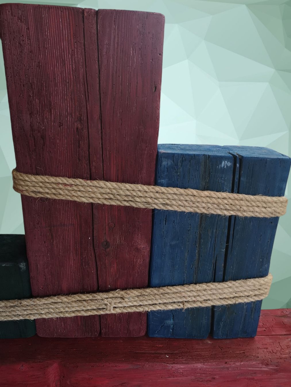 Articoli in legno: Podeste  Balken Säulen  Regal – Usato da Sisikon venduto da Creantic-Art 2