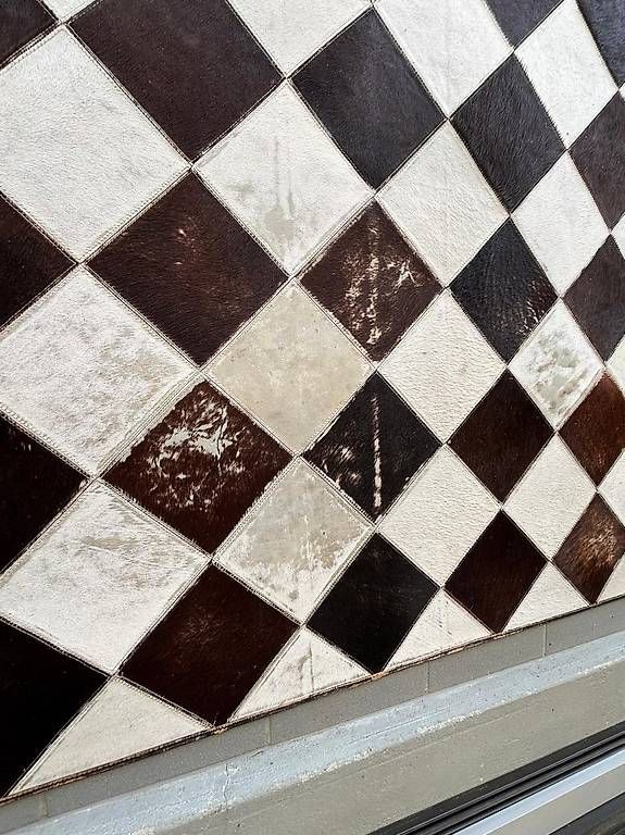 Teppiche: Kuhfellteppich – Gebraucht aus Zürich von Tevelyn 3